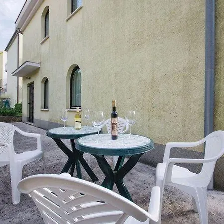 Iovo - Two Bedroom With Terrace A5 Διαμέρισμα *