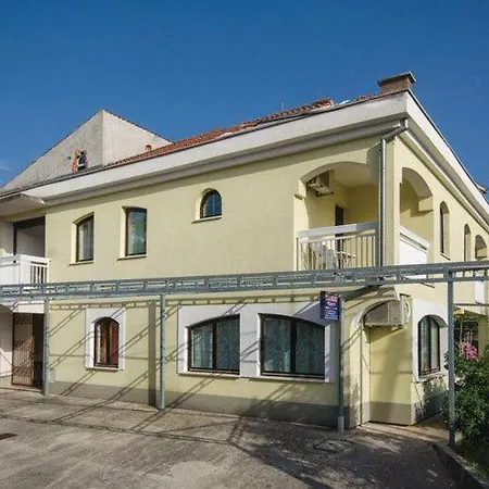 Διαμέρισμα Iovo - Two Bedroom With Terrace A5 Τρογκίρ