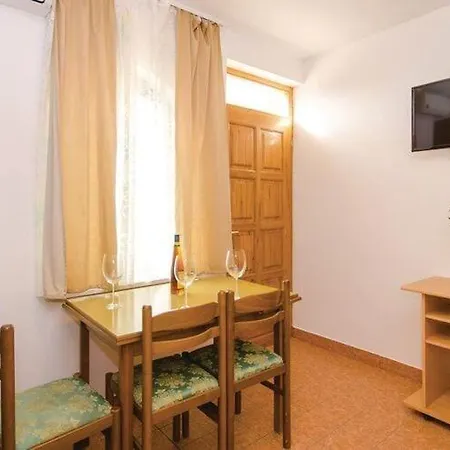 Iovo - Two Bedroom With Terrace A5 Τρογκίρ